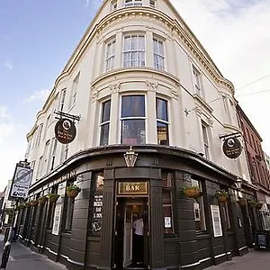 The Dickens Bar & Couette-café